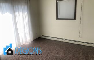 2 beds, 1 bath, 800 sqft, $875, Unit B