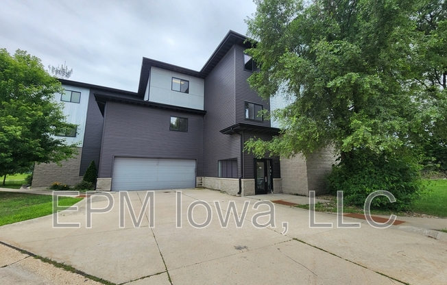 221 E 5 ST
