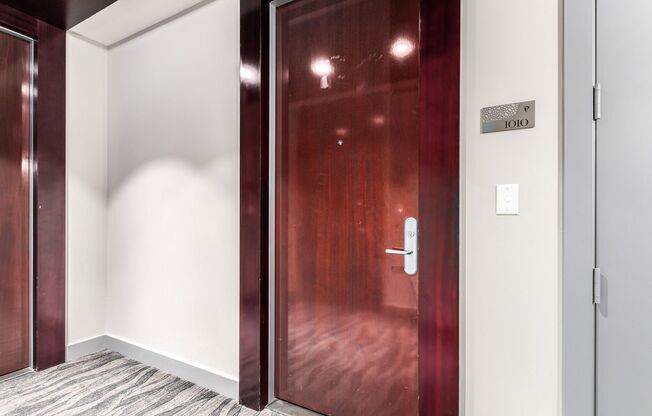 Renovated 1 Bedroom Panorama Unit