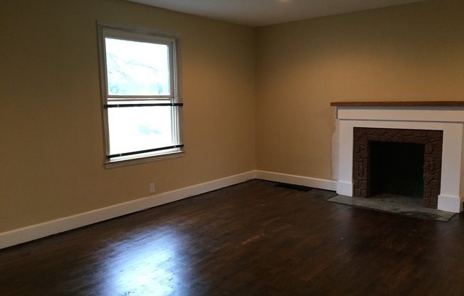 3 beds, 2 baths, $2,495