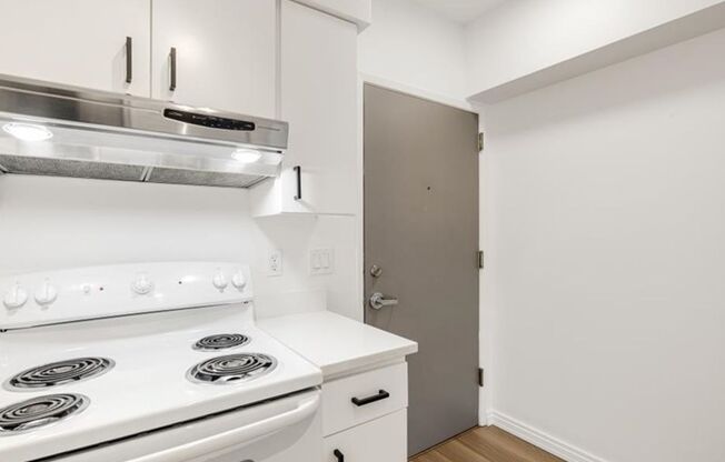 1 bed, 1 bath, 660 sqft, $1,600, Unit 404