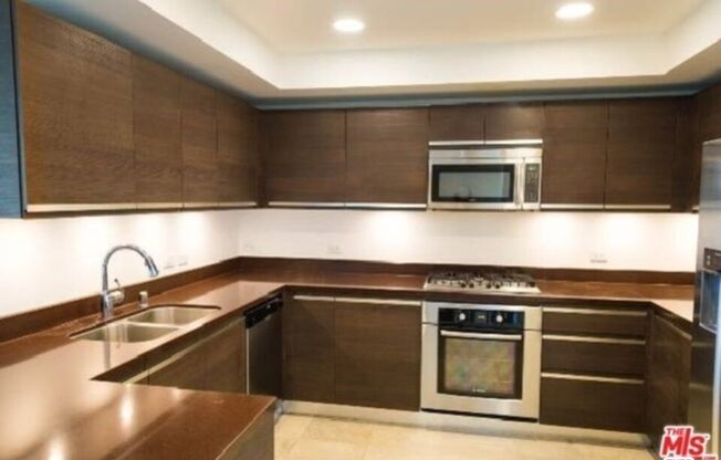 2 beds, 2 baths, 1,360 sqft, $4,100, Unit 1508