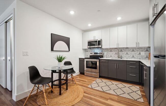 Studio, 1 bath, 529 sqft, $1,275, Unit 308