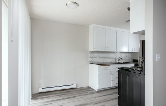 1 bed, 1 bath, 525 sqft, $1,395, Unit 16