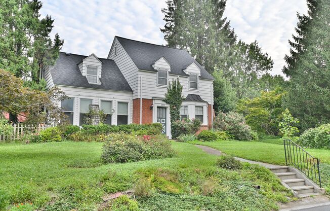 Beautiful Single Family in Bellevue Park