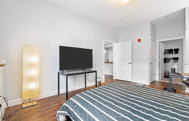 2 beds, 2 baths, 982 sqft, $4,250, Unit 103
