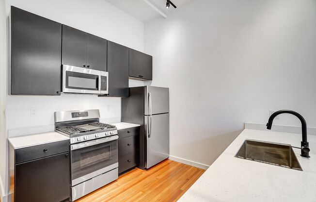 1 bed, 1 bath, 810 sqft, $1,940, Unit 100-403