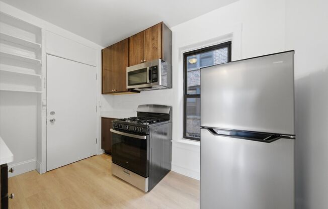 1 bed, 1 bath, 512 sqft, $2,250, Unit 2714-2II