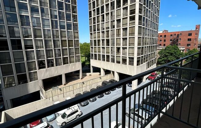 2340 N. Commonwealth