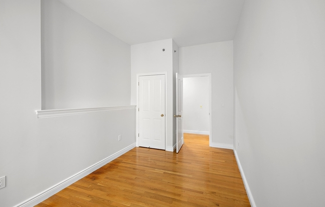 2 beds, 2 baths, 1,027 sqft, $5,200, Unit 201