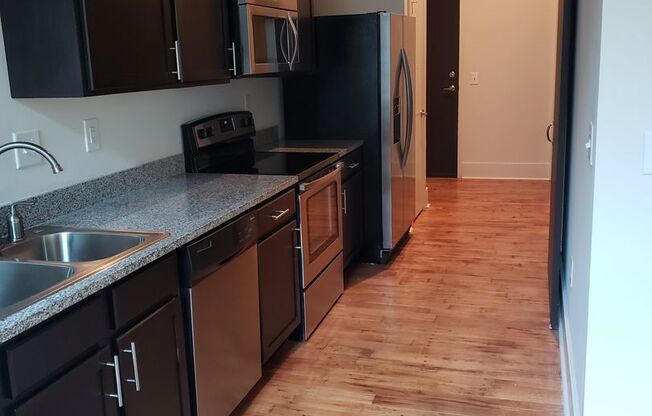 1 bed, 1 bath, 744 sqft, $1,275, Unit W231