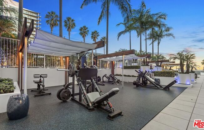 1 bed, 2 baths, 882 sqft, $4,295, Unit 619