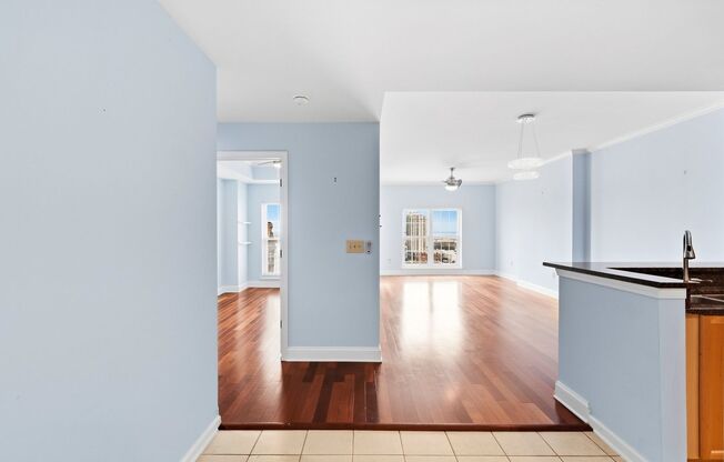 1 bed, 1 bath, 1,100 sqft, $2,495, Unit 400 E Bay Street #1810 (TP)