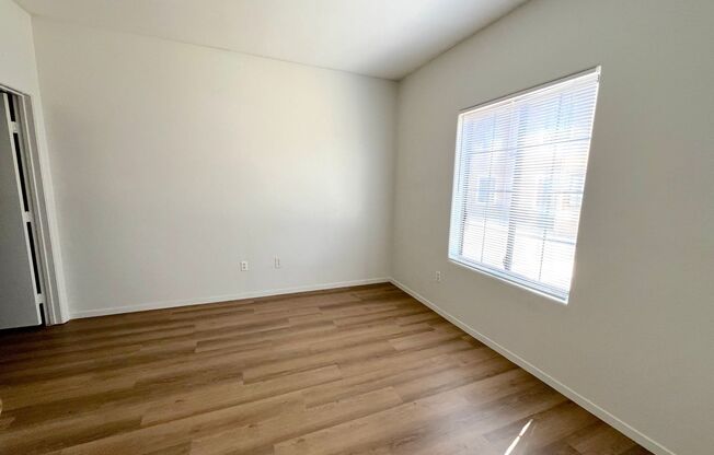 2bed/2bath first floor unit in gated community