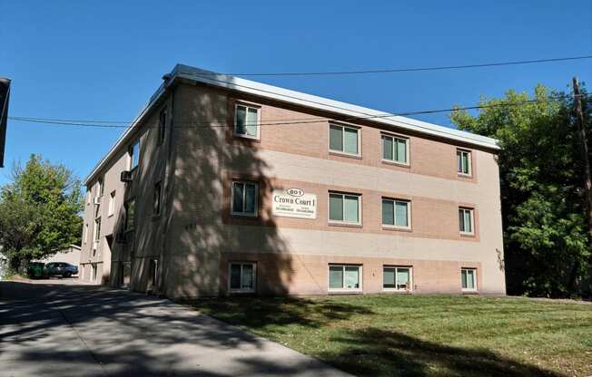 Crown Court I Apartments | Fargo, ND