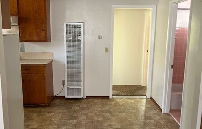 2 beds, 1 bath, $2,200