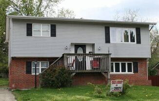 Tates Creek Split Foyer       260218