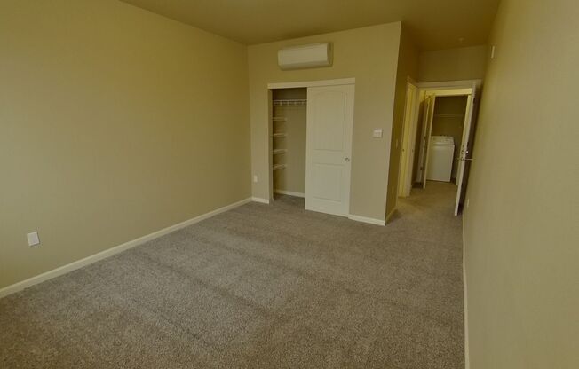 3 beds, 3 baths, 1,324 sqft, $2,700, Unit 205