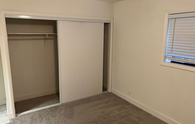 1 bed, 1 bath, 200 sqft, $750, Unit 4 - Rear East