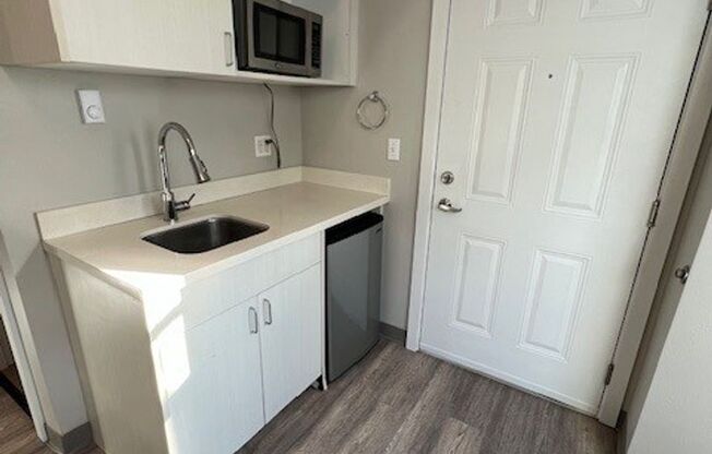 Studio, 1 bath, 156 sqft, $850, Unit A6