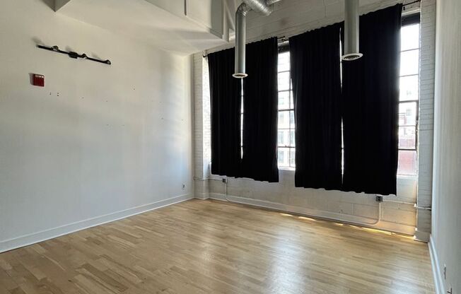 3 beds, 2 baths, 1,600 sqft, $3,100, Unit 513