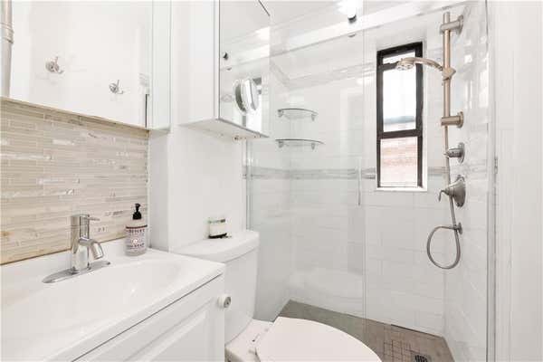 339 BEDFORD AVE