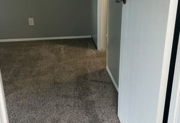 2 beds, 1 bath, 850 sqft, $1,550, Unit 1107 L7