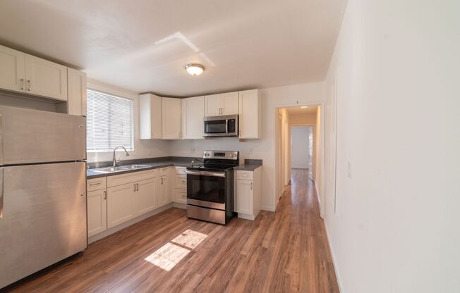 1049-1053  43rd St.