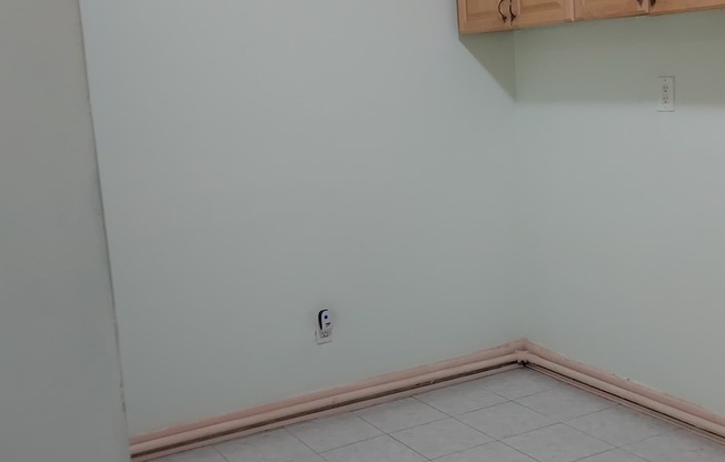 1 bed, 1 bath, 700 sqft, $2,100