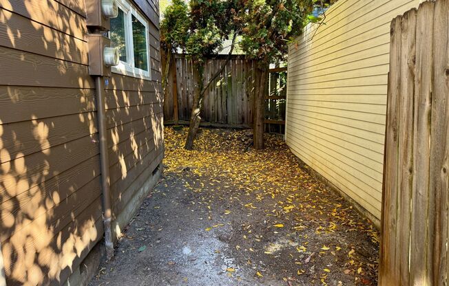 2 beds, 1 bath, 850 sqft, $1,695, Unit #2