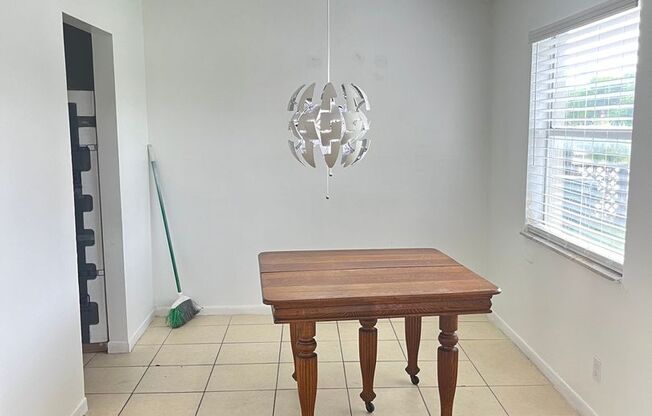 No HOA Fees!  Great location 4 bedroom house in Boca Raton!  Free Internet!