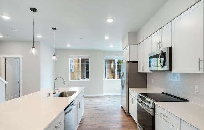 4 Bedroom townhome is Kenmore Community