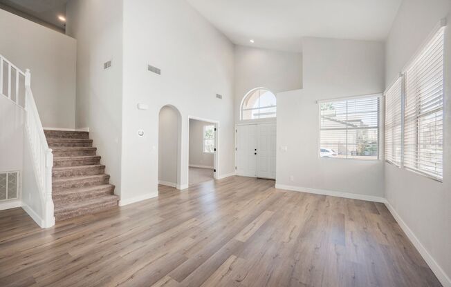 Beautiful 4 bedroom home located in the Shores