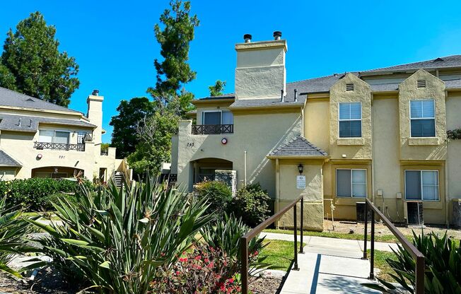 Lovely Spacious Eastlake Condo