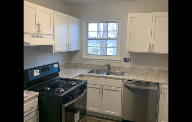 New Irving Heights Upgraded Kitchen