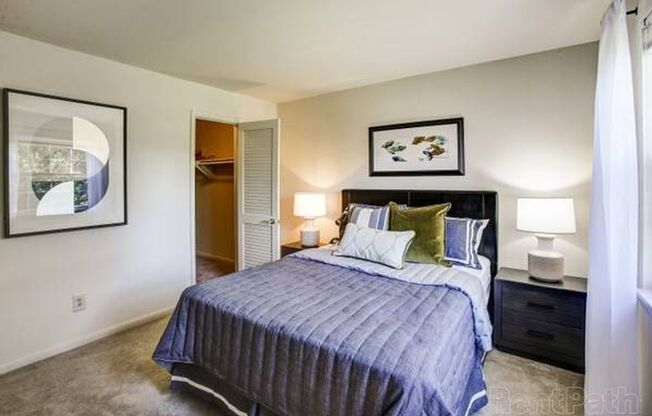 2 beds, 1 bath, 950 sqft, $2,220, Unit 1853OM-103