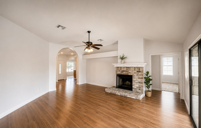 Spacious 4 Bedroom, 2 Bath Pool Home Within Walking Distance to Freestone Park!