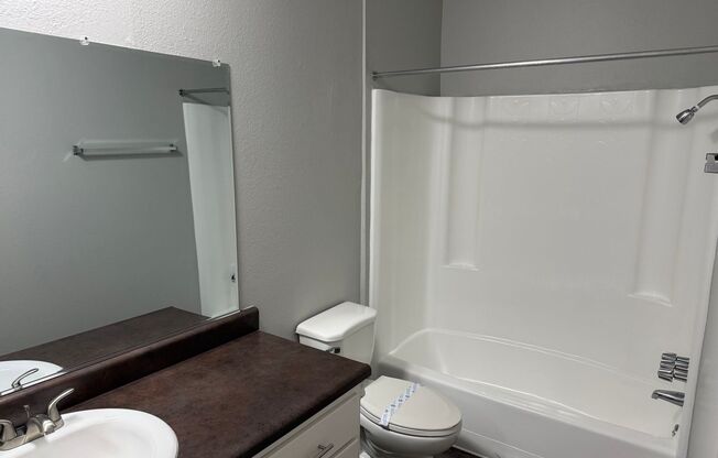 1 bed, 1 bath, 728 sqft, $2,070, Unit C25