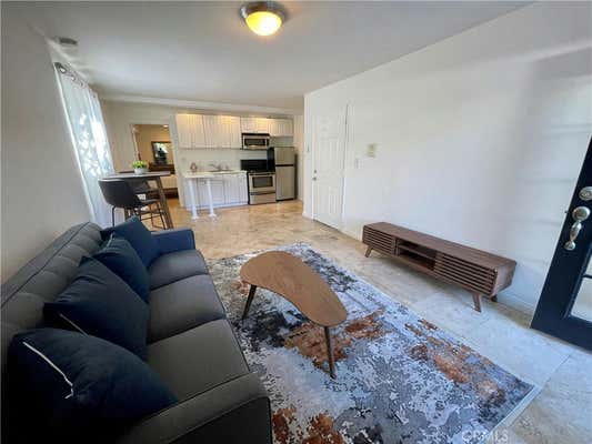 1 bed, 1 bath, 700 sqft, $3,000