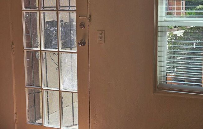 Cute 1BR in Golden Hill with $595.00 MOVE_IN SPECIAL