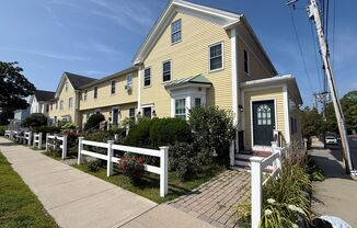 2 BR with hardwood, private entrance/deck, on-site laundry, dishwasher