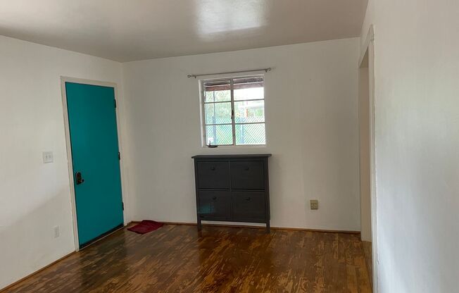 2 beds, 1 bath, $1,575