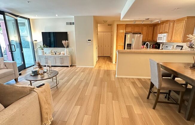 Beautiful 2 Bd 2 BA Condo Prime Marina District Located Downtown San Diego