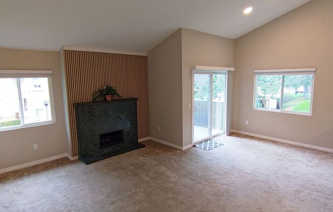 Modern 2BR/2BA Apartment with Resort-Style Amenities!