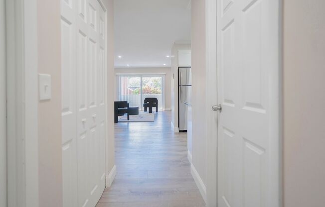 2 beds, 1 bath, 1,050 sqft, $2,750, Unit 75-4