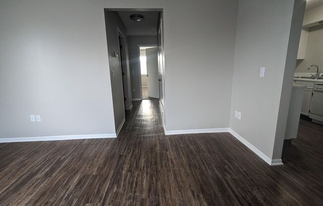 2 beds, 1 bath, 920 sqft, $993, Unit C-07