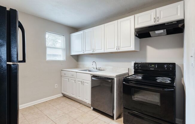 2 beds, 1 bath, $1,250, Unit C2