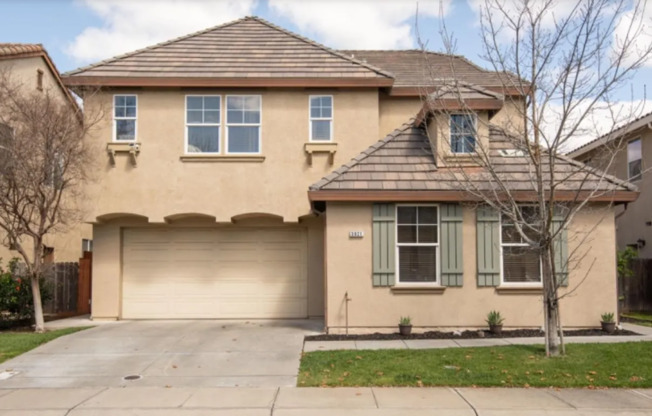 Available now! 5 Bedrooms and 4 full Bathrooms