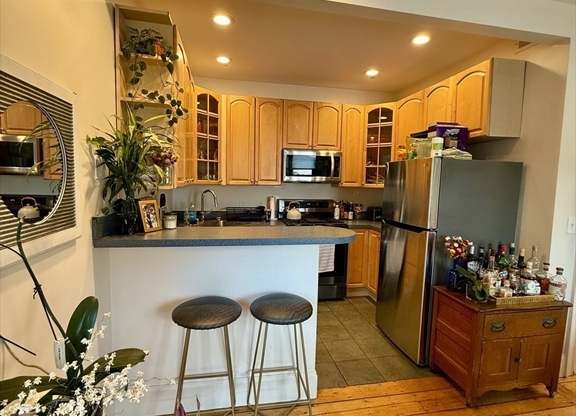 1 bed, 1 bath, 625 sqft, $2,300, Unit 2