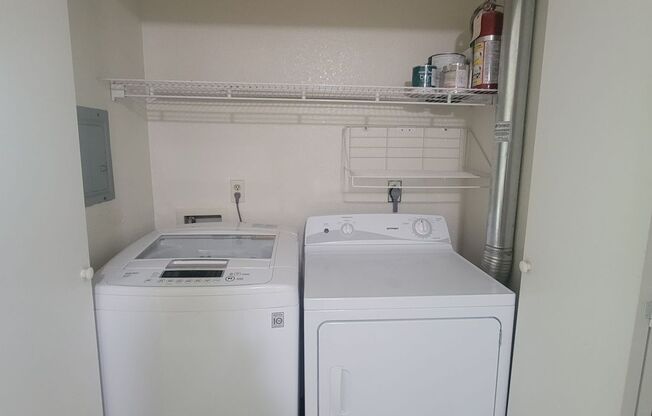 2 beds, 1 bath, $2,200